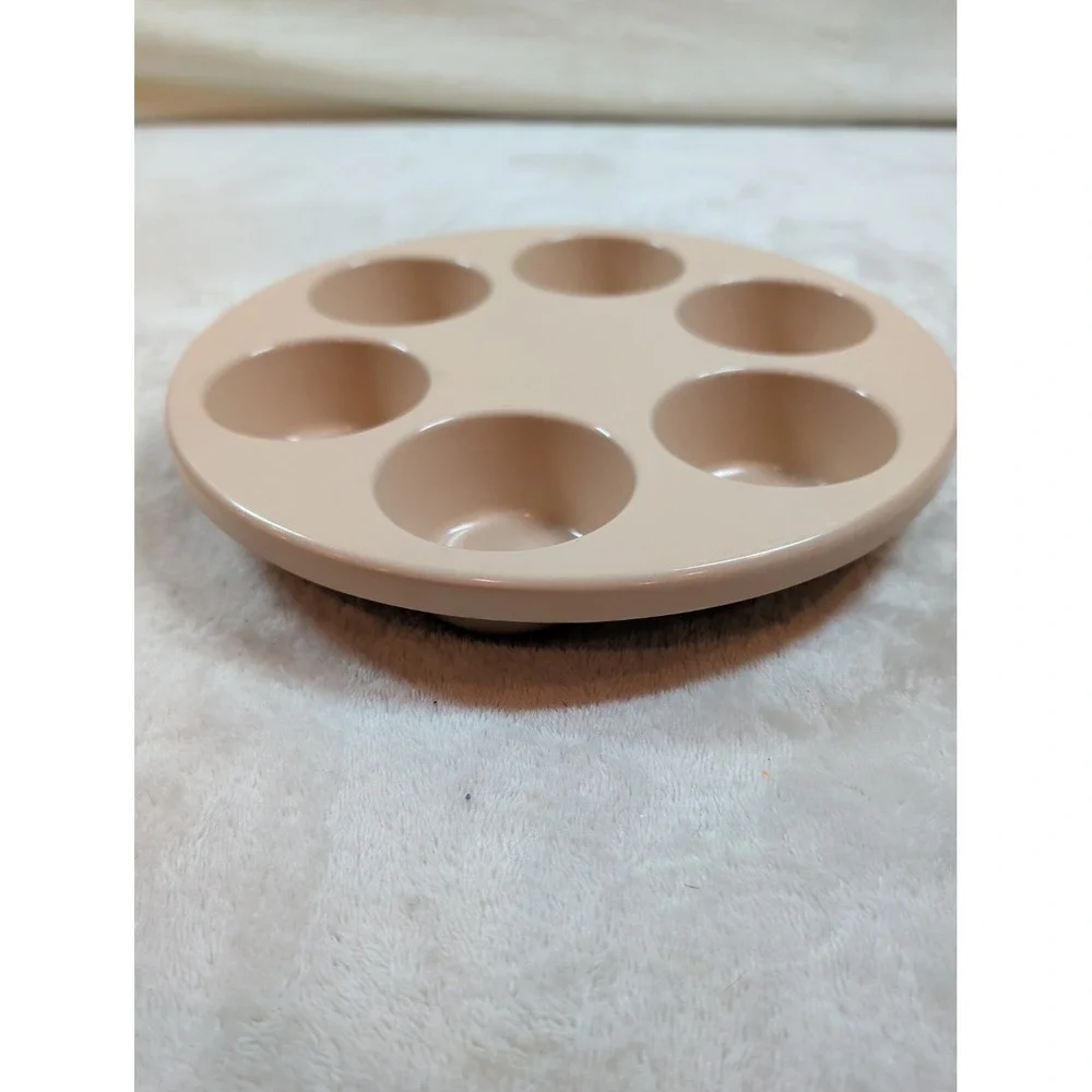 Nordic Ware Vintage Microwave Egg Poacher Muffin Pan 6 Cup Almond PM447-T1 USA